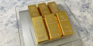 How Much Does a Gold Bar Weigh?